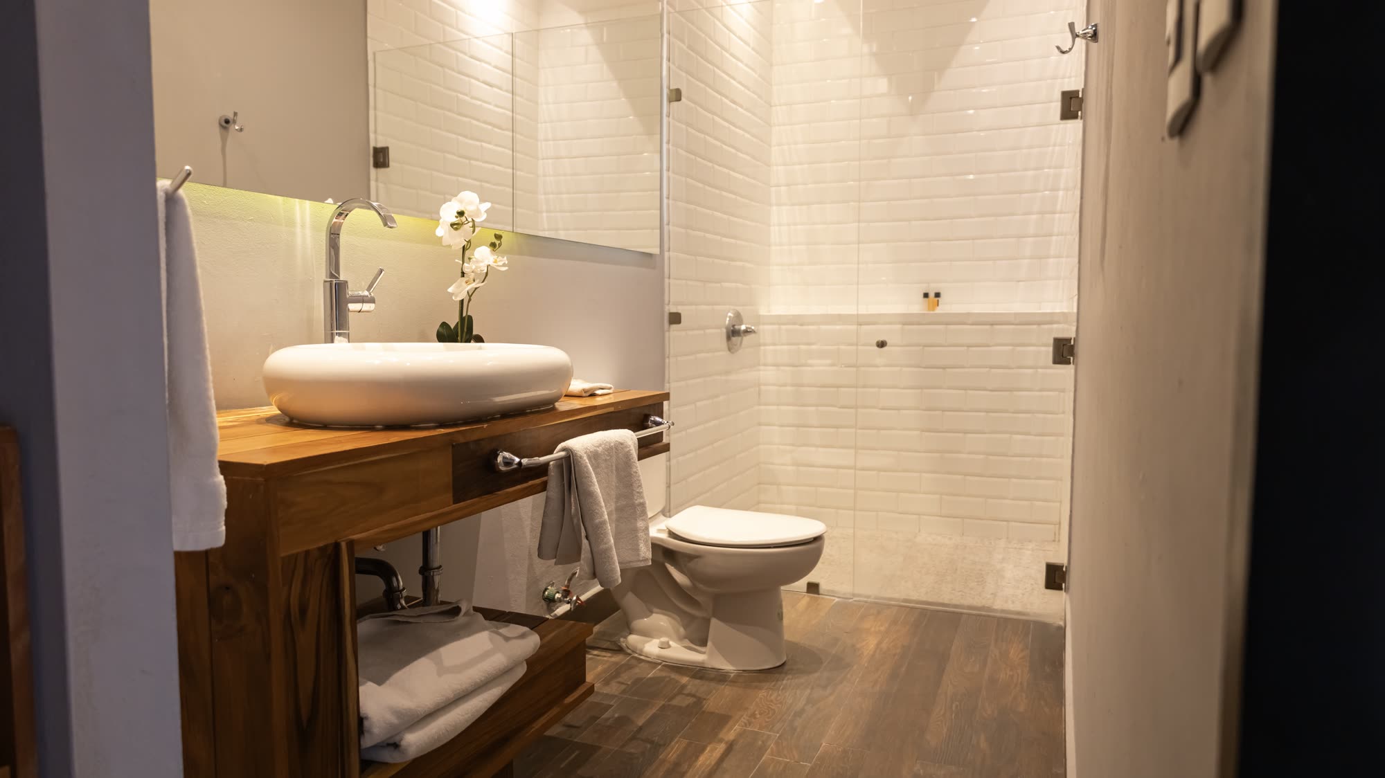 El baño de la Jr Suite Premium 212
